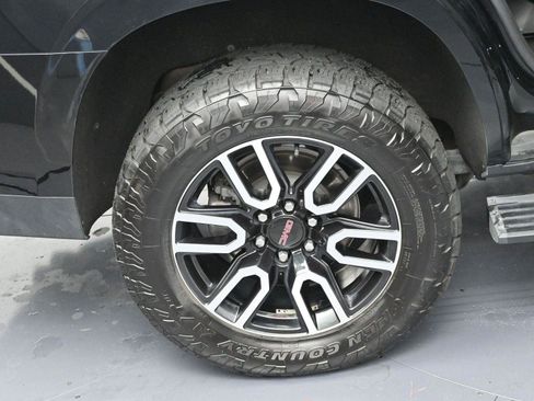 Used 2022 GMC Yukon AT4 image 41