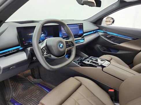 Used 2025 BMW i5 xDrive40 w/ Premium Package AWD/4WD image 12
