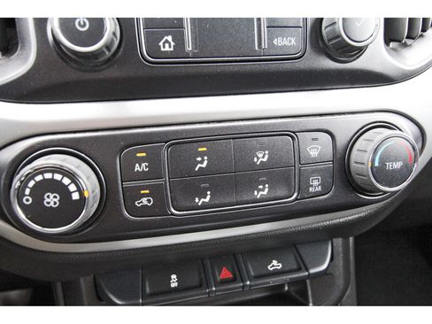 Used 2022 Chevrolet Colorado LT w/ LT Convenience Package RWD image 28