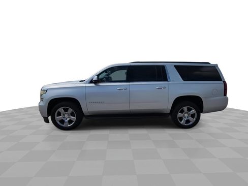 Used 2020 Chevrolet Suburban LT RWD image 26