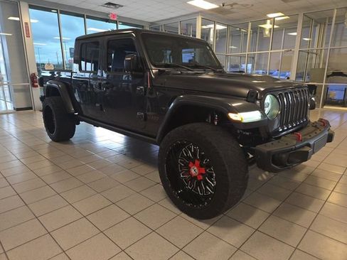Used 2020 Jeep Gladiator Rubicon AWD/4WD image 2