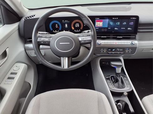 Used 2024 Hyundai Kona SEL image 5