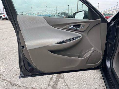 Used 2022 Chevrolet Malibu LS image 17