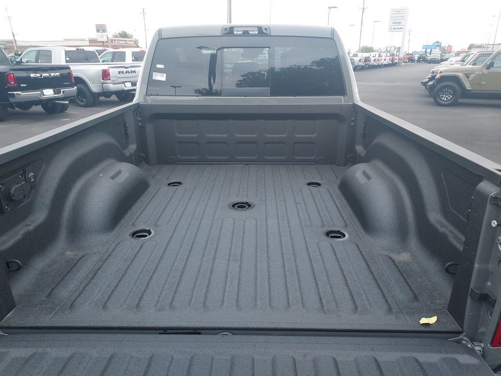 New 2027 RAM 2500 Laramie AWD/4WD image 9