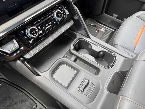 New 2026 GMC Sierra 2500 AT4 w/ LPO, Black Badging Package AWD/4WD image 7