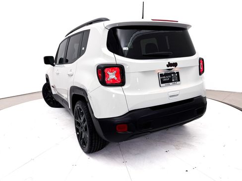 Used 2020 Jeep Renegade Latitude FWD image 7
