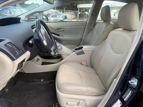 Used 2013 Toyota Prius Four FWD image 9