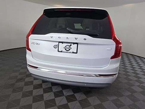 Used 2022 Volvo XC90 T8 Inscription w/ Advanced Package image 9