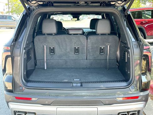 Used 2025 Chevrolet Traverse Z71 w/ LPO, Floor Liner Package image 28