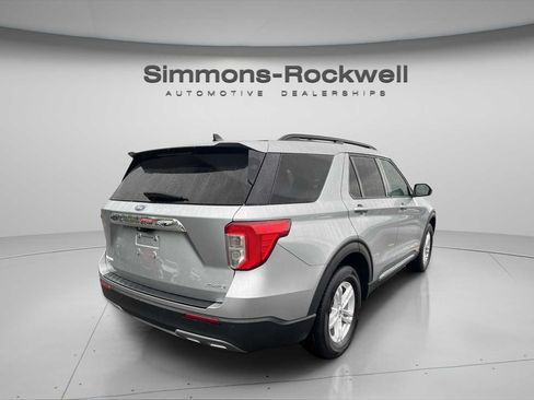 Used 2024 Ford Explorer XLT w/ Equipment Group 202A AWD/4WD image 5