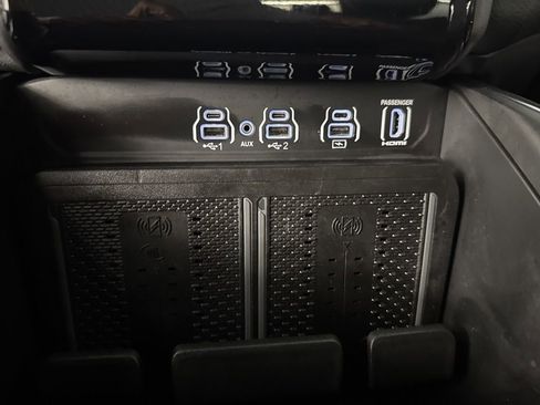 Used 2025 RAM 1500 Laramie w/ Night Edition image 29