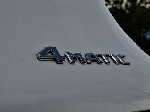 Certified 2017 Mercedes-Benz GLC 300 4MATIC image 32