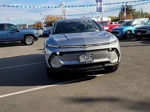 New 2026 Chevrolet Equinox EV LT image 3