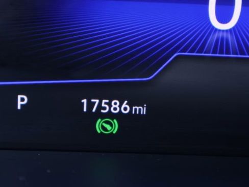 Certified 2024 Volkswagen Tiguan SE image 2