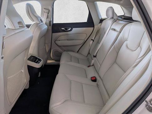 New 2026 Volvo XC60 B5 Ultra w/ Climate Package AWD/4WD image 17
