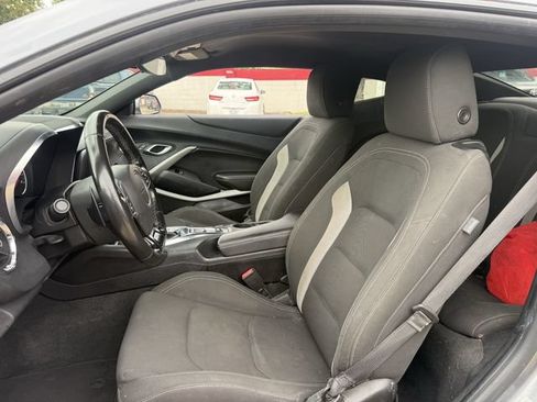 Used 2020 Chevrolet Camaro LT RWD image 22