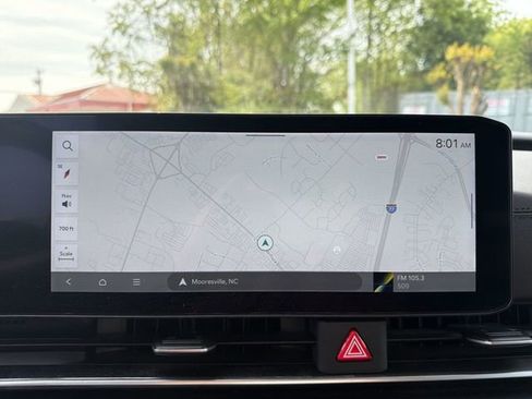 Used 2025 Kia Carnival FWD image 18