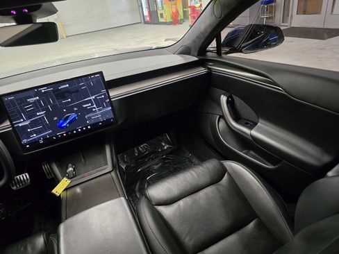 Used 2021 Tesla Model S Plaid image 40