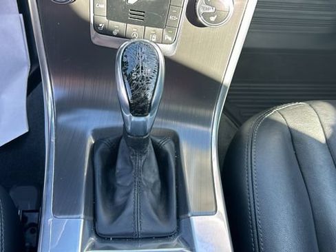 Used 2015 Volvo XC60 T5 Platinum w/ Protection Package FWD image 24