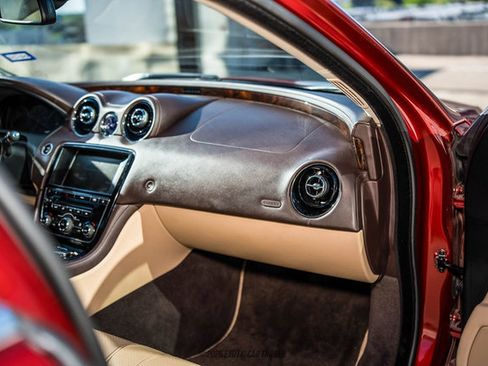 Used 2012 Jaguar XJ RWD image 47