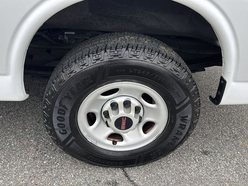 Used 2023 GMC Savana 2500 w/ Driver Convenience Package image 23