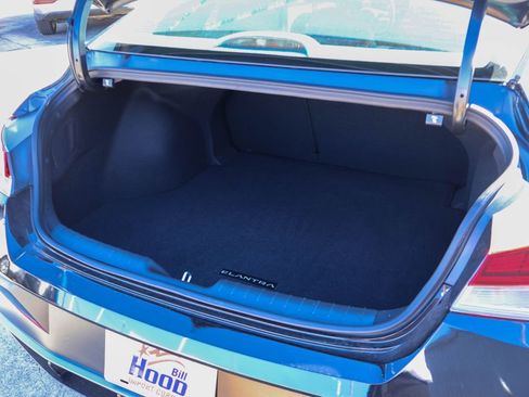 Certified 2025 Hyundai Elantra SEL image 26