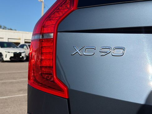Used 2020 Volvo XC90 T6 Inscription w/ Protection Package Premier image 10