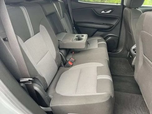 Used 2025 Chevrolet Blazer LT FWD image 22