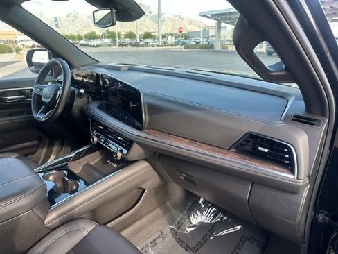 Certified 2025 Chevrolet Suburban Z71 AWD/4WD image 19