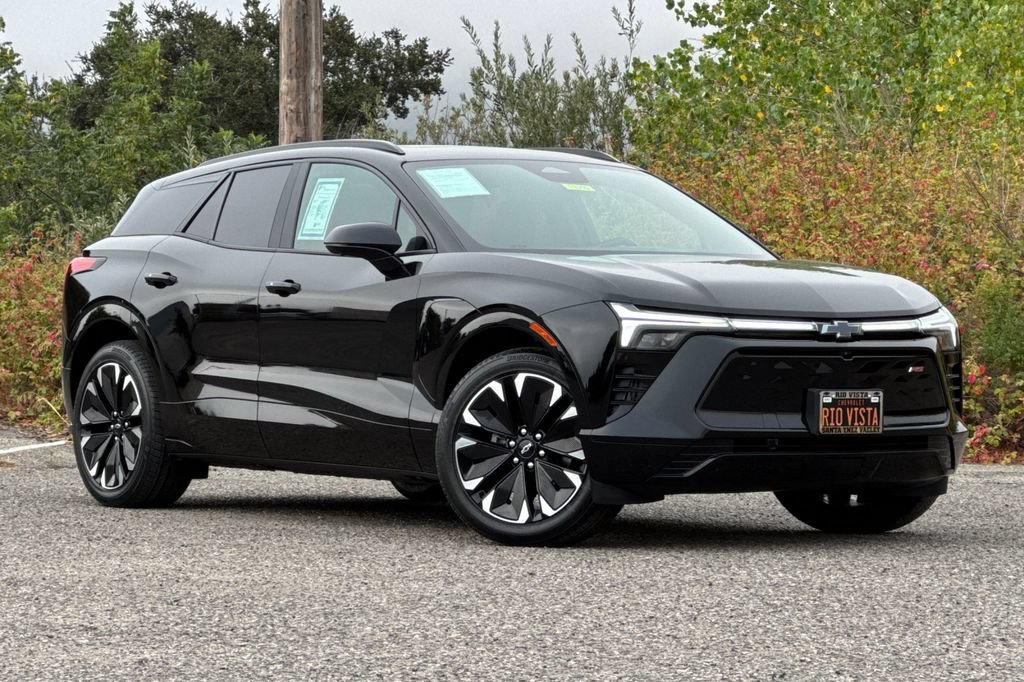 Used 2024 Chevrolet Blazer EV RS RWD image 2