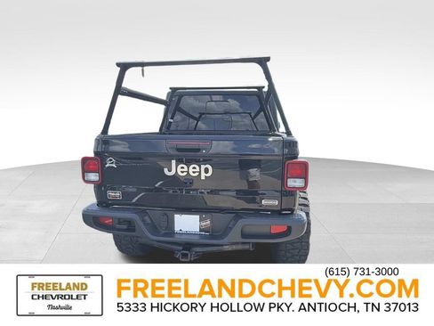 Used 2023 Jeep Gladiator Overland AWD/4WD image 3