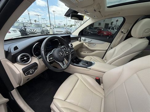 Used 2021 Mercedes-Benz GLC 300 4MATIC w/ Premium Package image 11