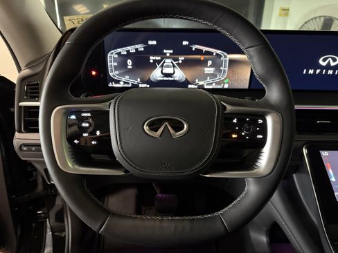 Used 2025 INFINITI QX80 Sensory AWD/4WD image 18