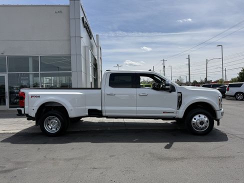 Used 2024 Ford F450 Platinum w/ FX4 Off-Road Package AWD/4WD image 9