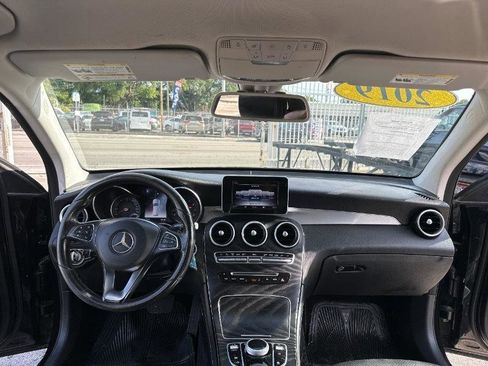 Used 2019 Mercedes-Benz GLC 300 w/ Premium Package image 15