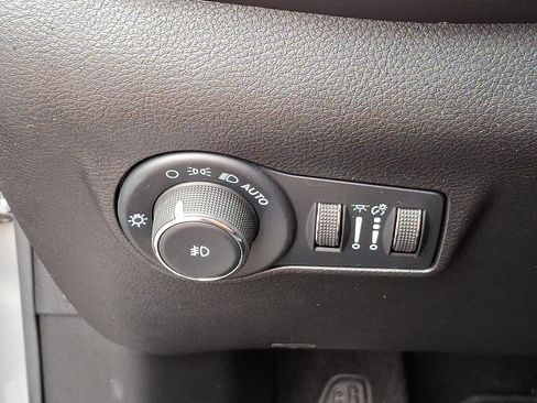 Certified 2022 Jeep Compass Latitude w/ Sun and Sound Group image 26