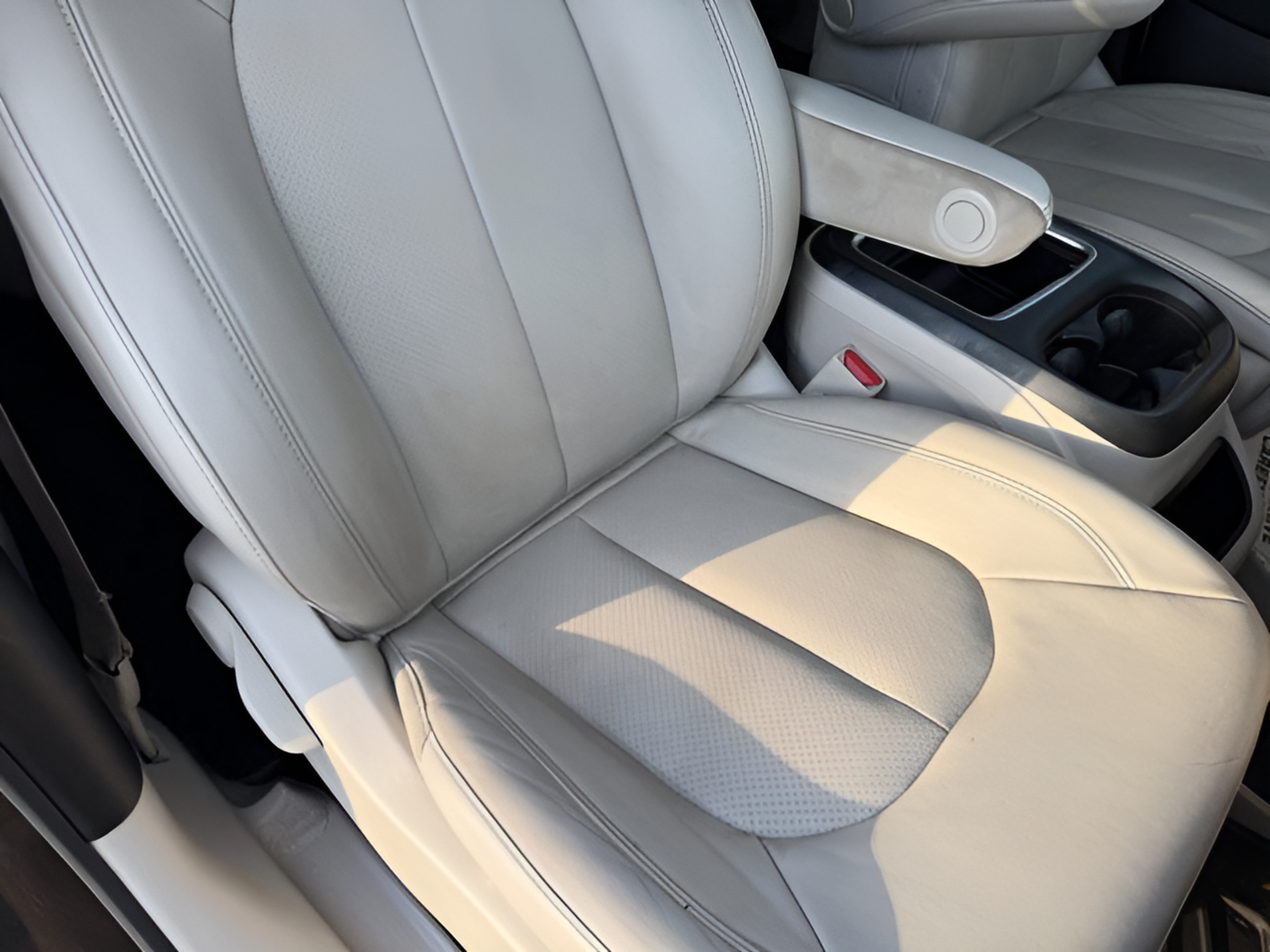 Used 2021 Chrysler Pacifica Touring-L FWD image 16