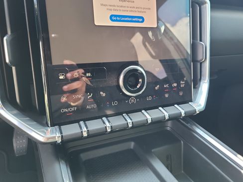 Used 2024 GMC Acadia Elevation image 23