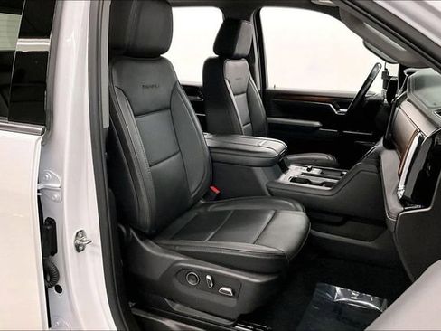 Used 2024 GMC Sierra 3500 Denali w/ Denali Reserve Package AWD/4WD image 8