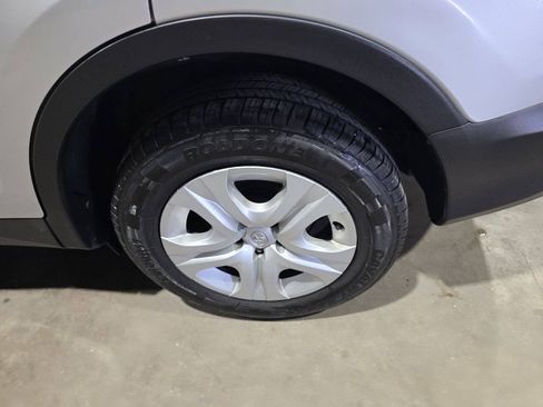 Used 2015 Toyota RAV4 LE AWD/4WD image 21