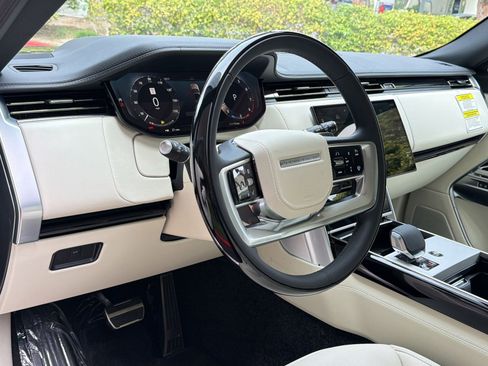 New 2026 Land Rover Range Rover SE image 4