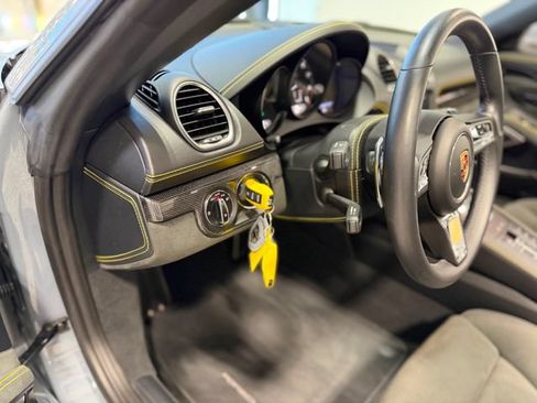 Used 2023 Porsche 718 Boxster Spyder RWD image 40