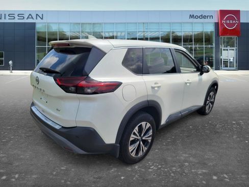 Used 2023 Nissan Rogue SV FWD image 5