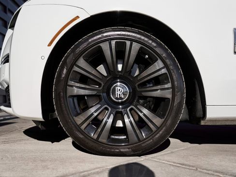 Used 2023 Rolls-Royce Ghost Base w/ Ghost Package image 3