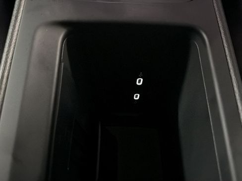 Certified 2025 Volkswagen Tiguan SE AWD/4WD image 38