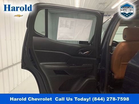 Used 2017 GMC Acadia SLT image 12