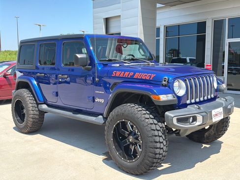 Used 2020 Jeep Wrangler Unlimited Sahara AWD/4WD image 2