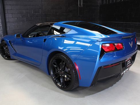 Used 2015 Chevrolet Corvette Stingray Coupe w/ 2LT Preferred Equipment Group image 11