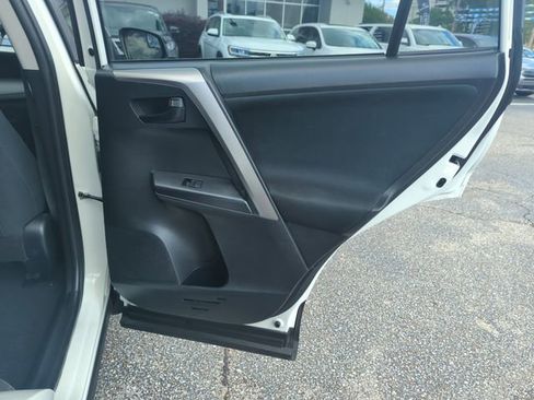 Used 2017 Toyota RAV4 LE FWD image 29