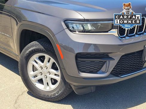 Used 2023 Jeep Grand Cherokee Laredo w/ Luxury Tech Group I AWD/4WD image 9